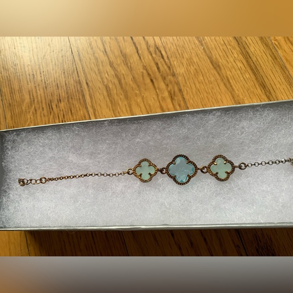 NWT Mia Fiore Four Leaf Clover Bracelet - Picture 4 of 4